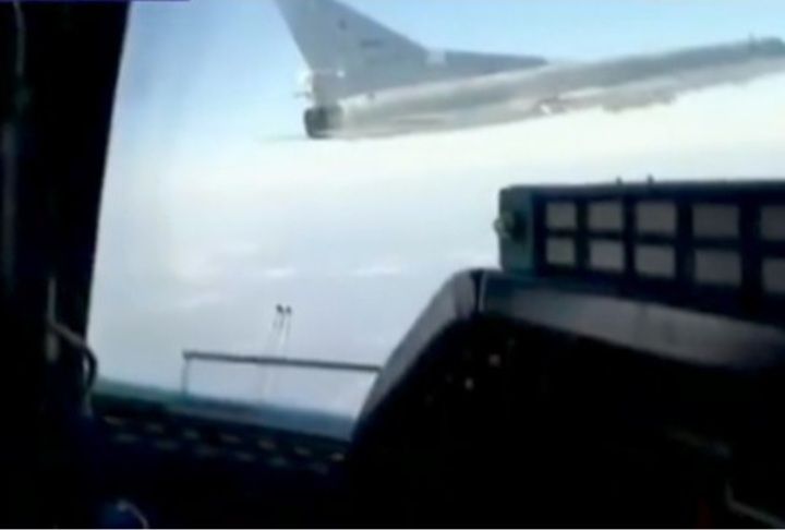 Tangkapan layar pesawat jet pengebom Rusia latihan di Belarusia--