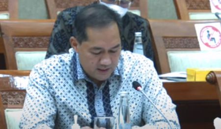 Menteri Perdagangan (Mendag) Muhammad Lutfi akhirnya menghadiri rapat kerja dengan Komisi VI DPR RI, Kamis, 17 Maret 2022.