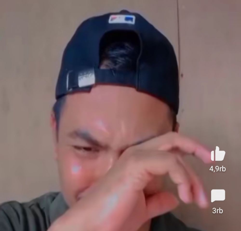 Pria bernama Mabrur Algazalilubis mengaku sakit hati melihat calon istri dan sahabatnya ngamar di hotel.