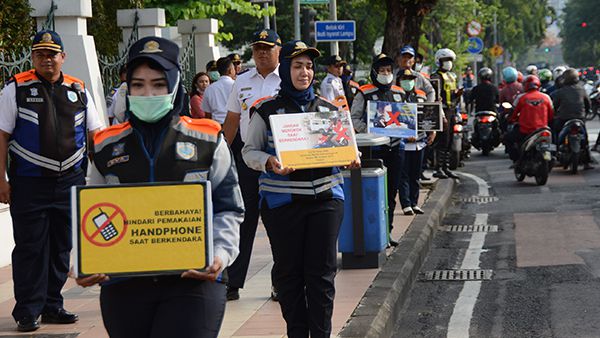 Perda Kawasan Tanpa Rokok (KTR) di Surabaya sudah diputuskan di mana denda Rp 50 juta merokok di sembarangan tempat.