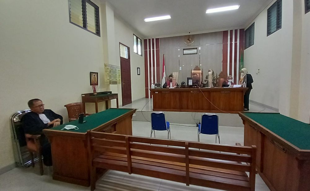 Terdakwa M. Sulton Perkara pengendali 92 kilogram Sabu divonis Majelis Hakim dengan hukuman bebas di Pengadilan Negeri Kelas l Tanjungkarang, Bandarlampung, Selasa (21/6).