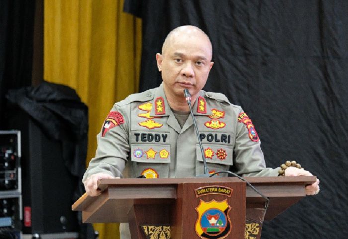 Irjen Pol Teddy Minahasa Putra.