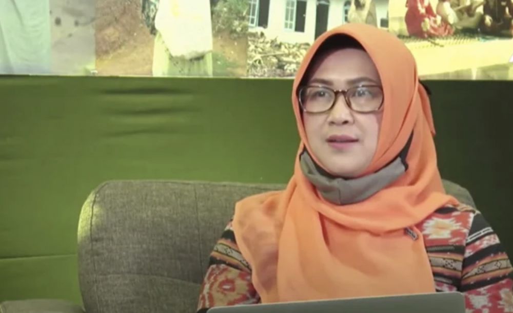 dr Tifauzia Tyassuma atau dr Tifa.