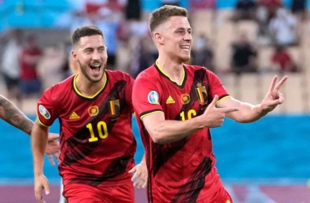 Pemain Belgia Eden Hazard dan Thorgan Hazard.