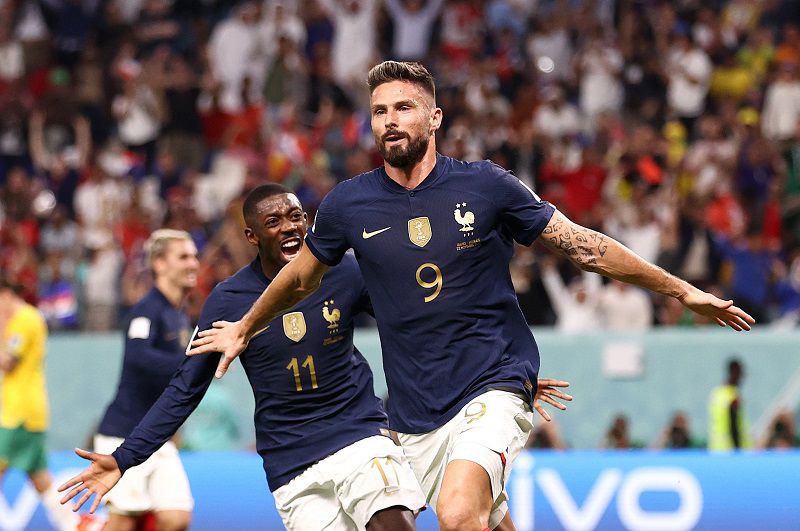 Olivier Giroud merayakan gol.