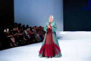Zulva Fadhil Promosikan Batik di IFW di Jakarta