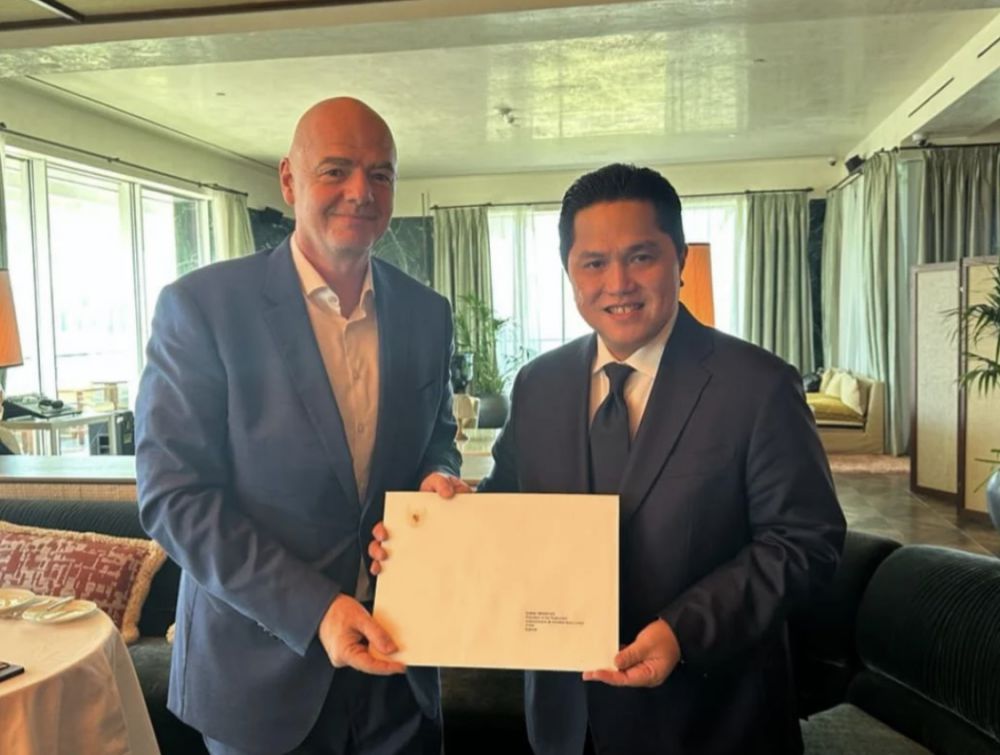 Erick Thohir bersama Presiden FIFA