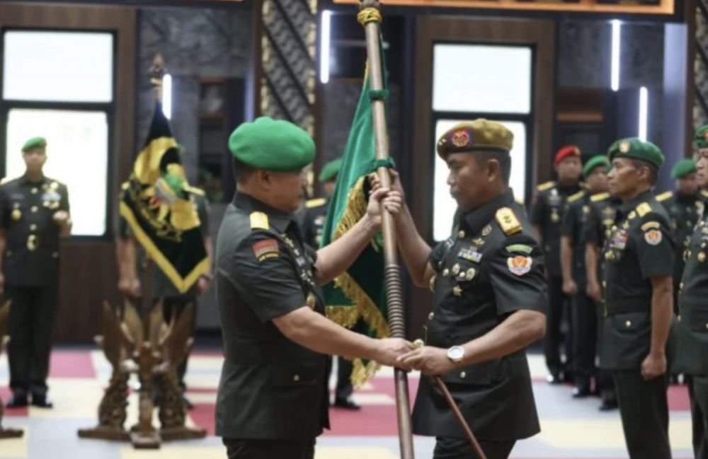 Kasad Jenderal TNI Dudung Abdurachman Pimpin Sertijab Koorsahli Kasad, Kapuskesad dan Danpussenarhanud. 
