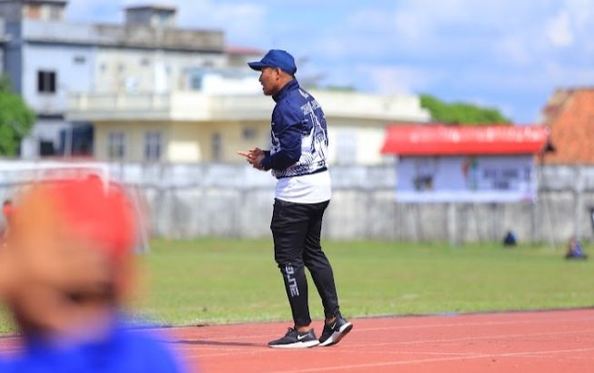 Asisten pelatih Kota Jambi Anton Tirano