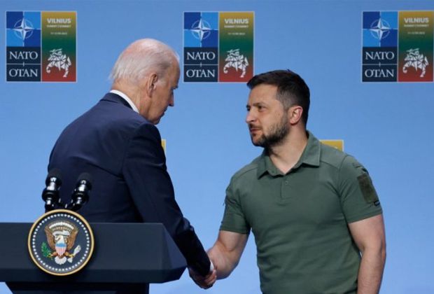 Presiden AS Joe Biden dan Kakitangannya, Presiden Ukraina Zelensky yang berhasil merusak Eropa lewat perang di Ukraina. (Ist)