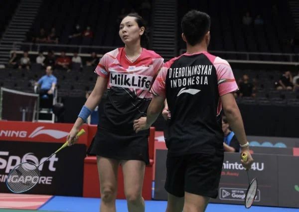 Pasangan ganda campuran Indonesia, Dejan Ferdinansyah/Gloria Emanuelle Widjaja berhasil melaju ke babak 16 besar Korea Open 2023.