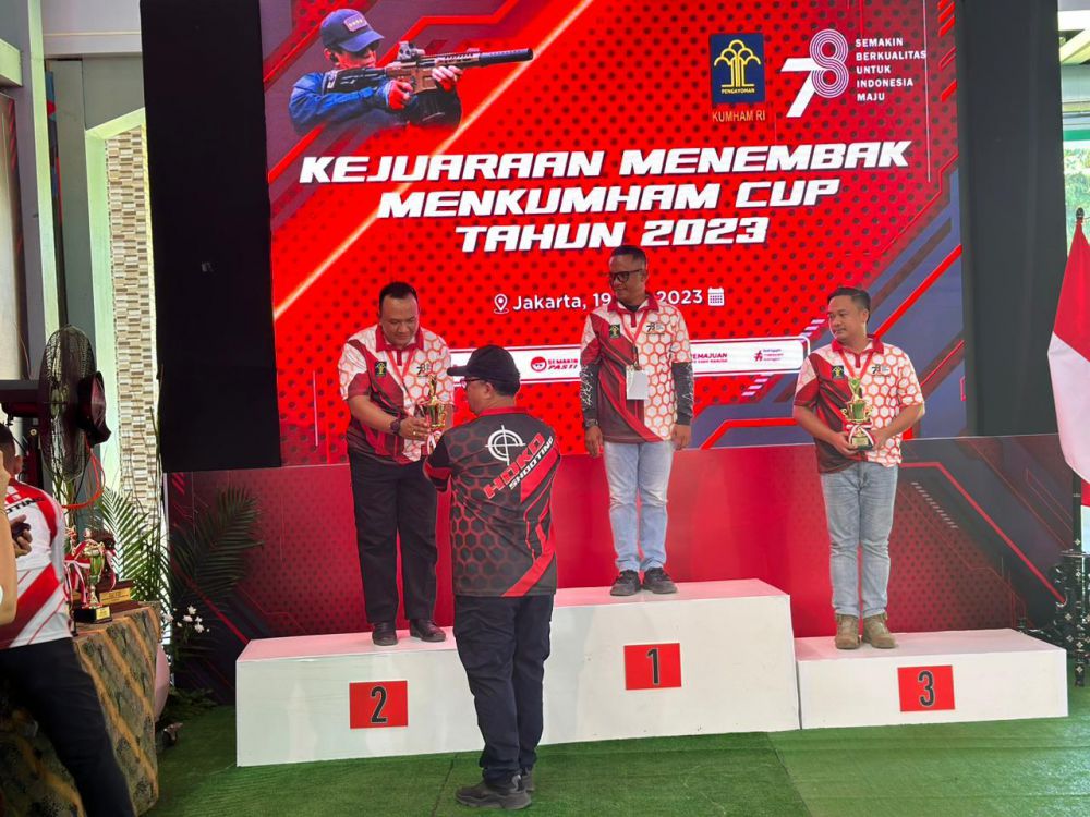 Turnamen Menembak Menkum Cup 2023, Kalapas Kuala Tungkal Raih Juara II Wakili Kanwil Kemenkumham Jambi,