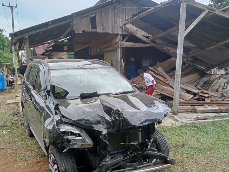 Laka Tunggal, Mobil Komisioner KPU Tebo Ringsek