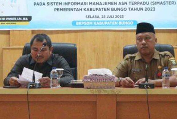 Bupati Bungo secara resmi melaunching Simaster, aplikasi kepegawaian berbasis online.