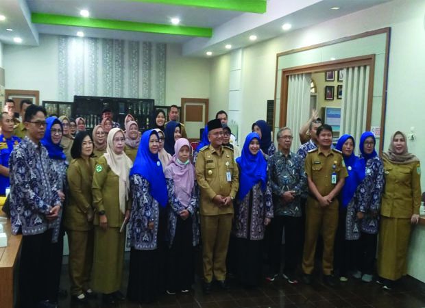 VERIFIKASI: Wakil walikota menghadairi verifikasi lanjutan penilaian forum kota sehat, di Aula PKK Kota Jambi, Senin (24/7).