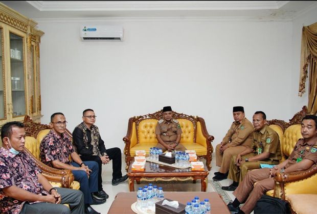 PERTEMUAN: PT Tebo Hutama Cipta (THC) bersama Pemkab Tebo saat Rapat Umum Pemegang Saham (RUPS) di Aula Rumah Dinas Bupati Tebo.
