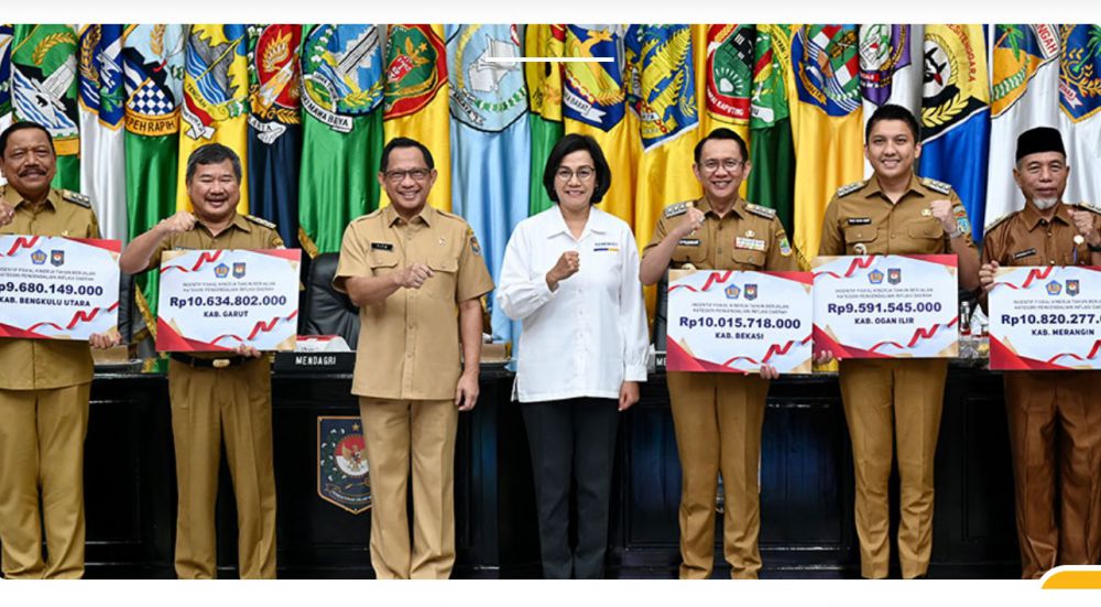 Sri Mulyani bagi-bagi dana insentif untuk 34 pemerintah di Indonesia, dua diantaranya daerah dari provinsi Jambi.