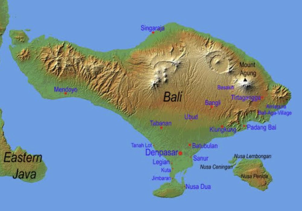 Pulau Bali dan Pulau Jawa dipisahkan Selat Bali yang berjarak hanya 5 kilometer.