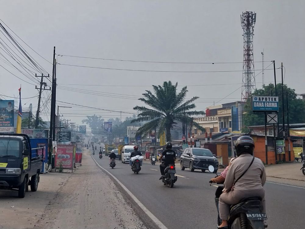 Asap Kiriman Provinsi Tetangga ! Kualitas Udara Jambi Hari Ini Tidak Sehat Capai 117