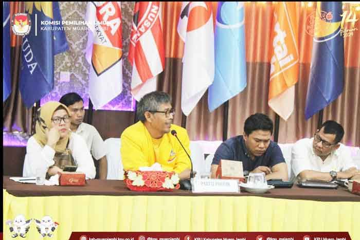 Sejumlah pengurus partai politik di kabupaten Muaro Jambi mengikuti rapat koordinasi dalam rangka persiapan menghadapi Pemilu 2024.