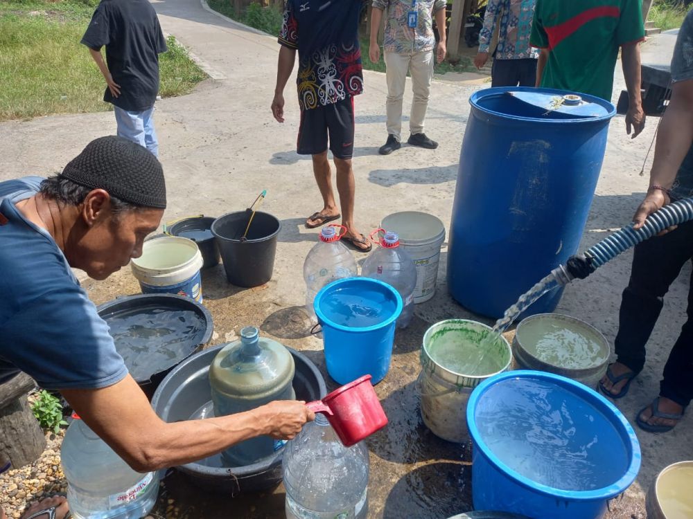 2 Minggu Kesulitan Air Bersih, Sumur Mengering, PDAM Mengalir Tak Normal
