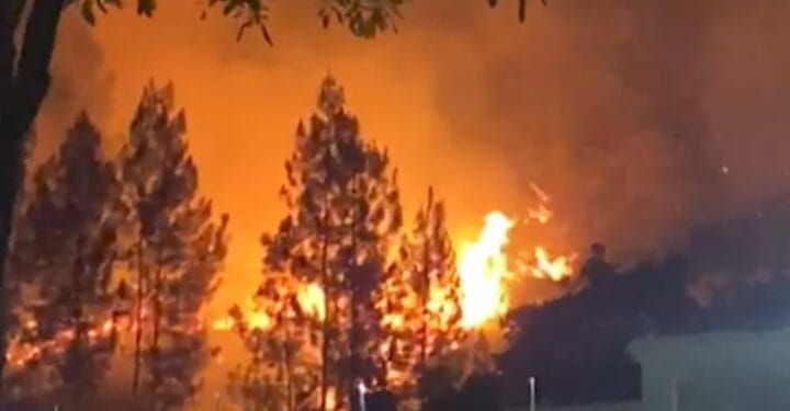 Kebakaran Hebat di Bukit Padon atau Simancik Belakang Kantor Walikota Sungai Penuh