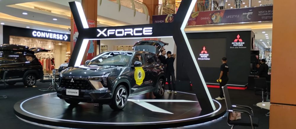 Penampakan Mitsubishi XFORCE  saat roadshow di Jambi Town Square, Kota Jambi. 