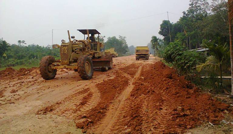 Pembukaan jalan di Ujung Jabung