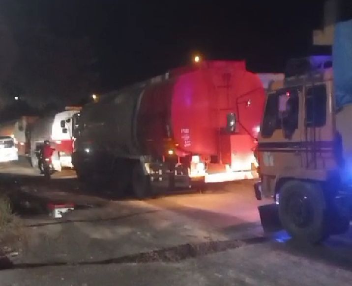 Macet Panjang ke Arah Pelabuhan Talang Duku Terjadi Lagi Malam ini