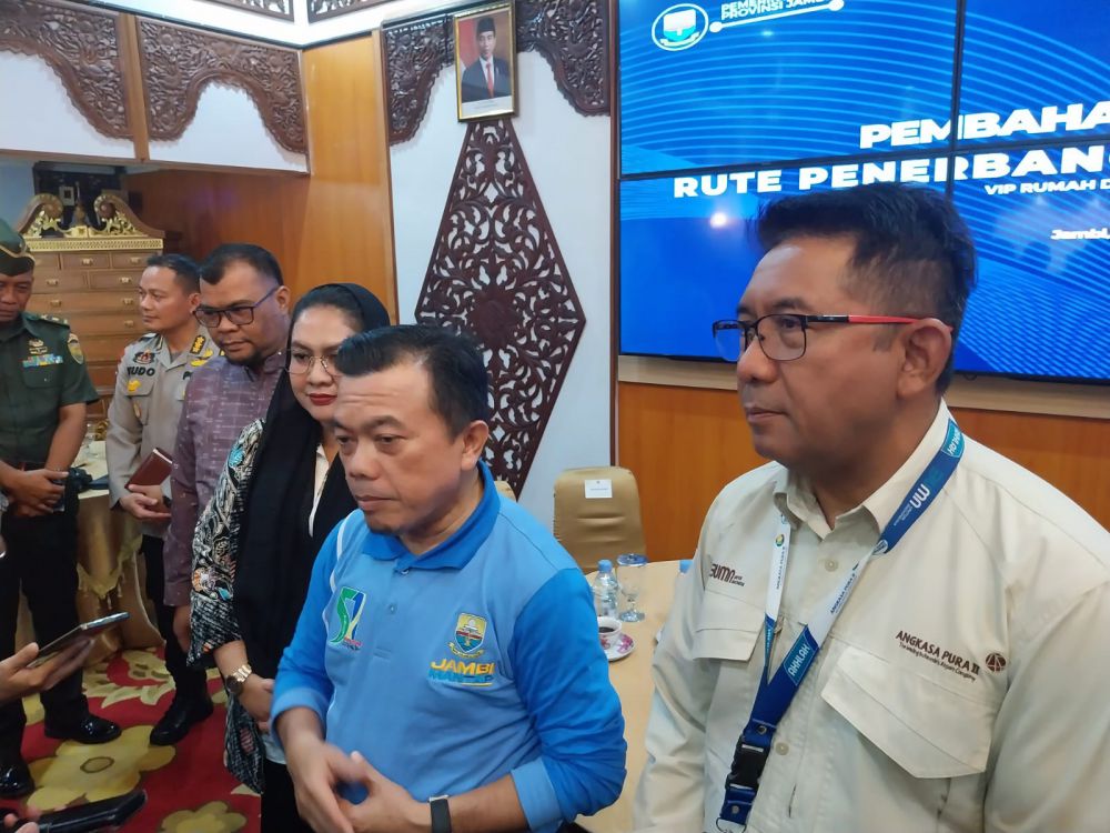 Rapat Pembahasan Bandara Internasional, Gubernur Al Haris Inginkan Jamaah Umrah Tak Transit Lagi di Bandara Lokal