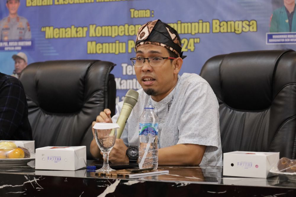 Anggota Bawaslu Provinsi Jambi, Ari Juniarman menghadiri salah satu rapat koordinasi bersama stakeholder beberapa waktu lalu dalam rangka persiapan pengawasan Pemilu 2024. 