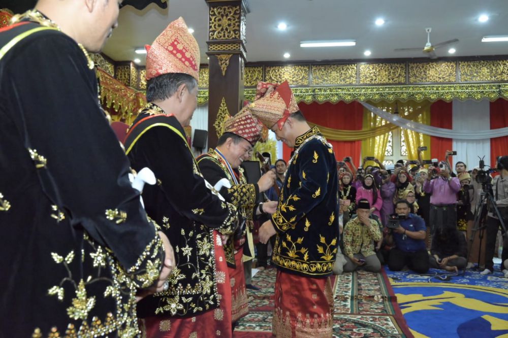 Kapolda Jambi TerimaGelar Adat Dubalang Sakti Utamo dari Lembaga Adat Melayu