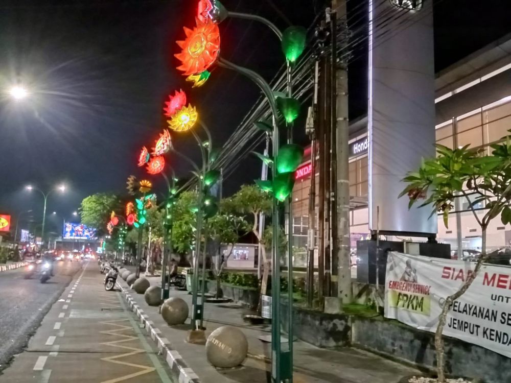 Pedestrian di Jalan Soemantri  Brojonegoro kini menjadi salah satu pusat ekonomi UMKM.