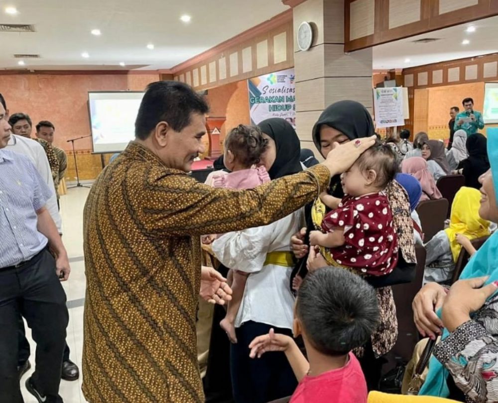 Anggota Komisi IX DPR RI, Dr. Ir. H. A.R. Sutan Adil Hendra, MM menghadiri acara sosialisasi Germas di Grand Hotel, Kota Jambi.