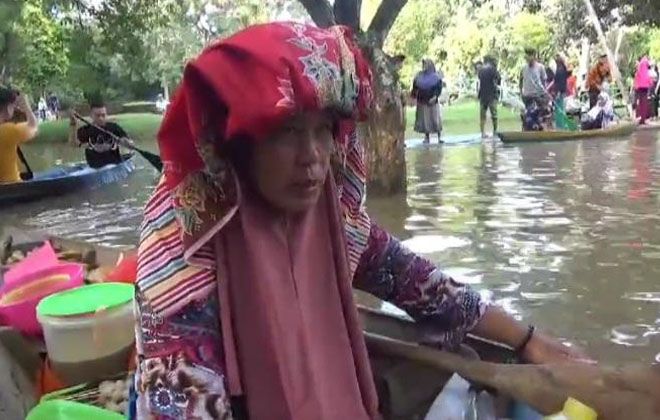 Suasana tempat baru lokasi wisata yakni pasar terapung di kawasan Candi Muaro Jambi.