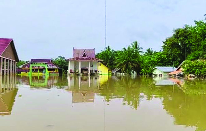 Kondisi terendam juga teralami di ratusan rumah yang ada di Kabupaten Bungo