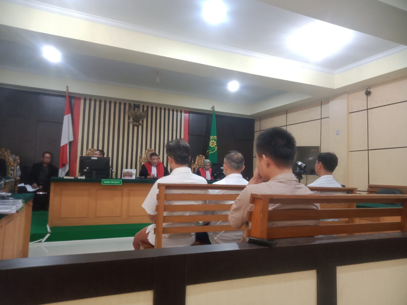 Lima Terdakwa kasus Upgrade Stasiun Pandu Teluk Majelis PT Pelindo Jambi Jalani Sidang Perdana 