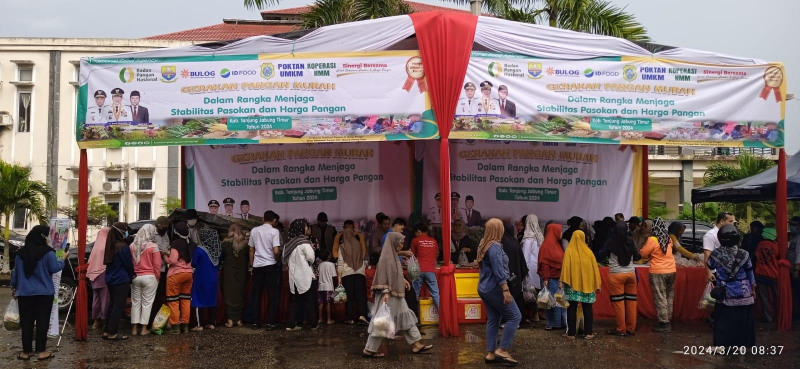 Warga Serbu Gerakan Pangan Murah