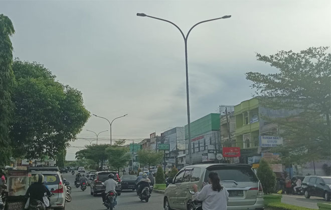 Pemkot Jambi masih kekurangan puluhan ribu LPJU. Untuk mencukupi kebutuhan itu, tahun ini dianggarkan untuk seribu titik.