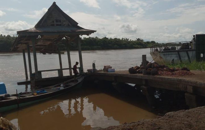 Dermaga Teluk Buan sejak ditabrak 2 bulan lalu, kini belum juga ada perbaikan dari pihak perusahaan 