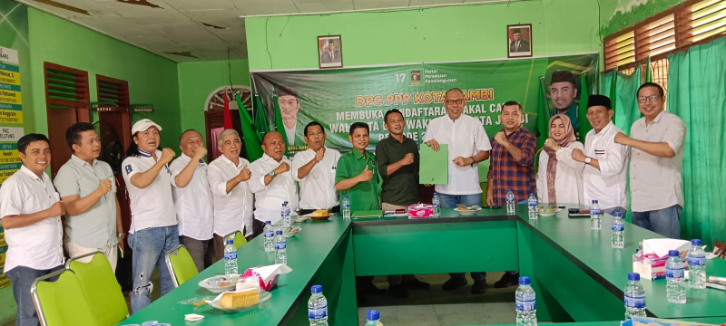 Ambil Formulir di PPP, HAR Berharap Bisa Diusung di Pilwako Jambi