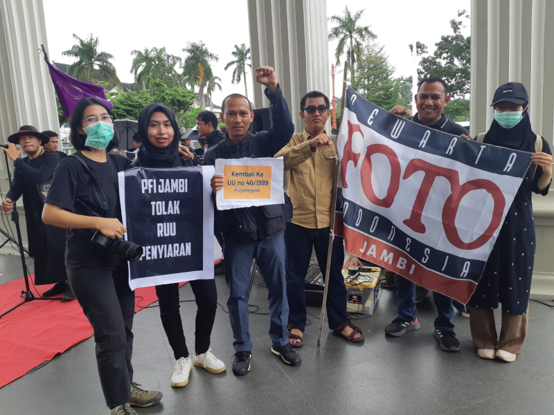 Koalisi Penyelamat Pilar Demokrasi di Jambi Demo Tolak RUU Penyiaran