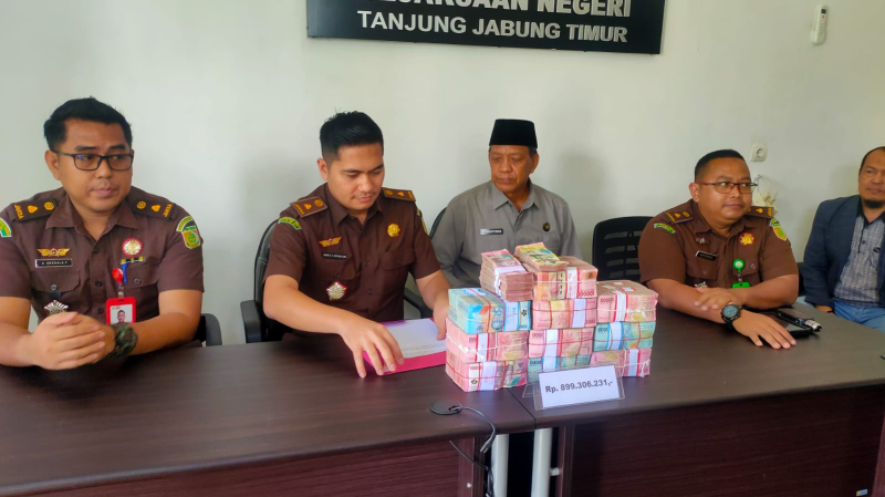 Kasus Penyimpangan Dana ZIS, Kejaksaan Kembalikan Rp. 899 Juta Lebih Ke Baznas Tanjabtim