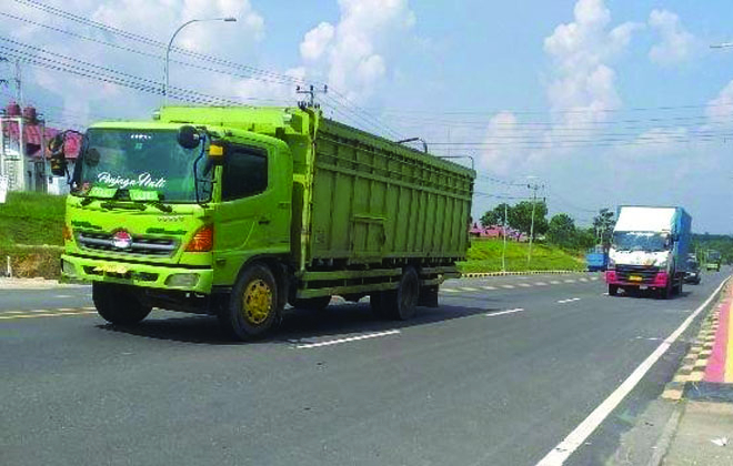 LPJU yang dipasang pada trotoar ruas jalan dua jalur, kawasan perkantoran Pemda Tebo KM 12, dan kota Muara Tebo, padam.