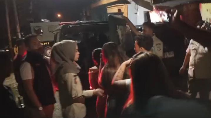 Belasan wanita PSK dan Mucikari Diamankan Satpol PP Kota Jambi Saat Razia di Eks Lokalisasi Pucuk