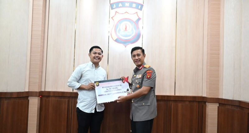 Polda Jambi Berikan Beasiswa ke Mahasiswa Jambi Lanjutkan Pendidikan S2 ke Yogyakarta 