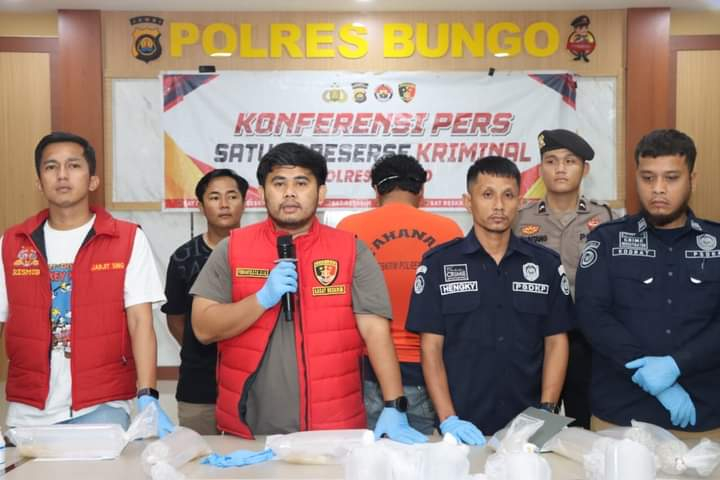 Kepolisian Resor Bungo menggelar konferensi pers terkait penggagalan penyelundupan benih lobster

