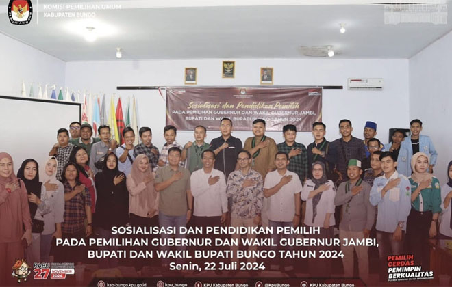 KPU Bungo bersama sejumlah awak media, OKP dan Ormas serta BEM dalam acara sosialisasi pendidikan pemilih untuk Pilkada 2024