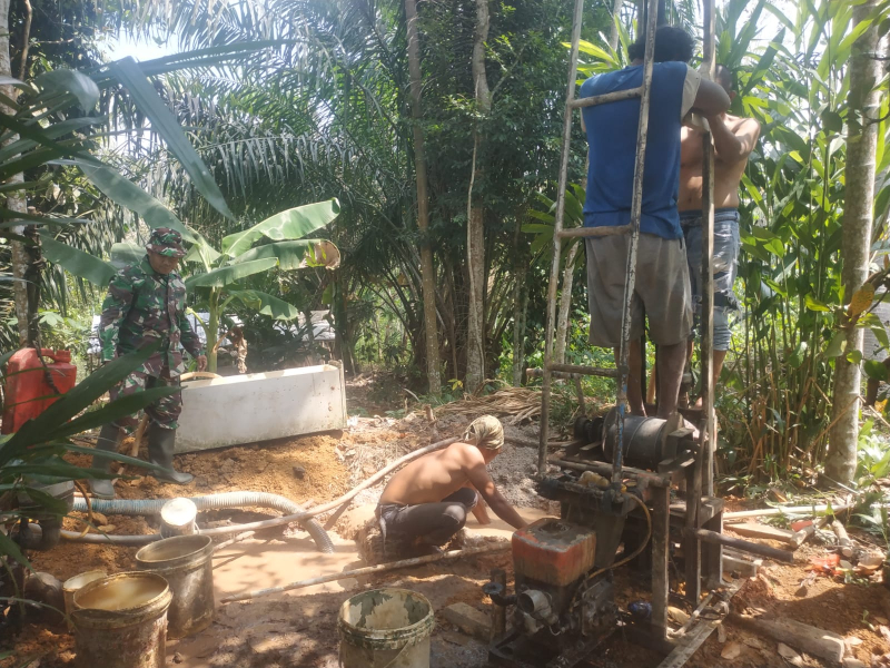 Atasi Kesulitan Air Bersih, Satgas Kodim0415/Jambi Buat Sumur Bor Tambahan Didesa Pondok Meja 