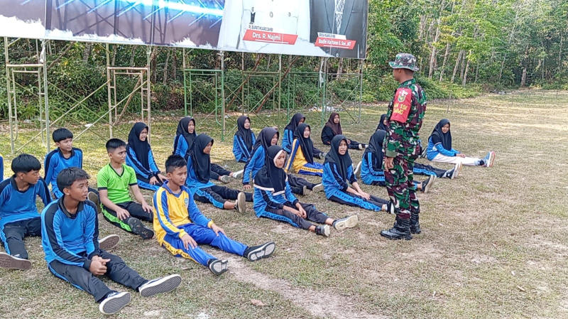 Tingkatkan Rasa Cinta Tanah Air, Satgas TMMD ke-121 Kodim 0415/Jambi Sosialisasi Wasbang kepada Pelajar